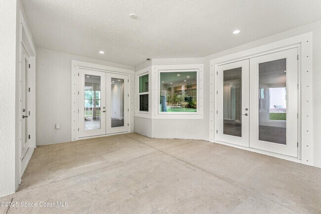 Building Photo - 35 Loch Ness Dr