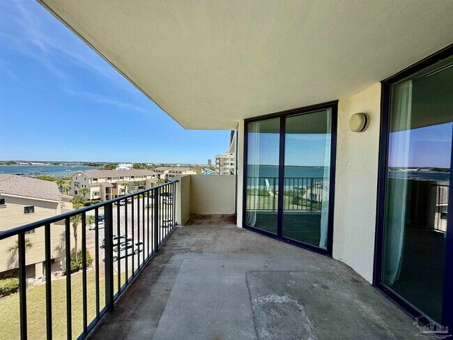 Building Photo - 900 Fort Pickens Rd