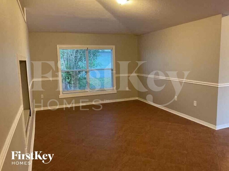 Building Photo - 1120 NW 11th Pl