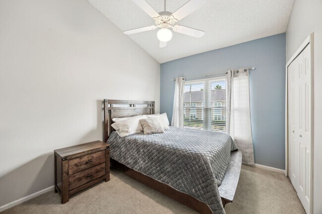 Building Photo - Coastal Condo Living in Gated Fernandina B...