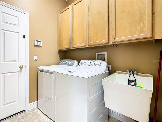 Building Photo - 4925 Brightmour Cir