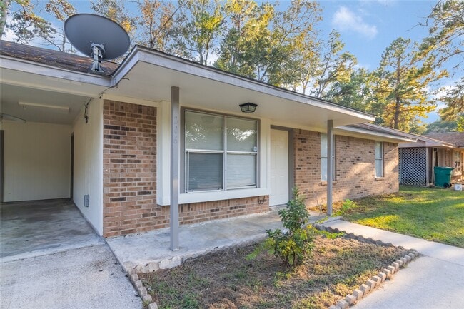 Building Photo - 206 N Forest Dr