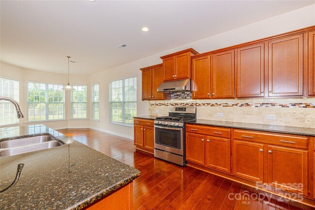 Building Photo - 2624 Snap Dragon Dr