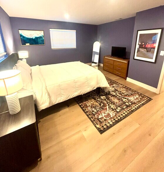 Building Photo - 1709 SW 24th St