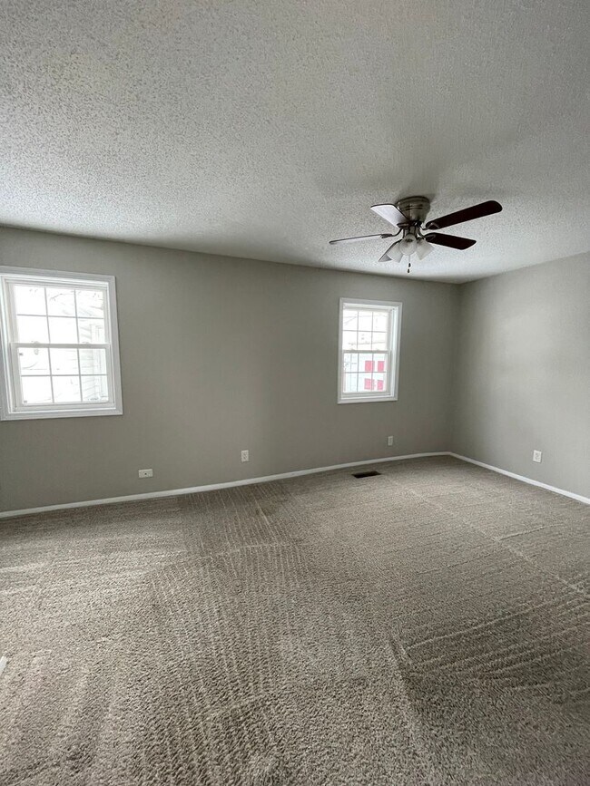 Building Photo - Great 4 Bedroom Home for Lease!