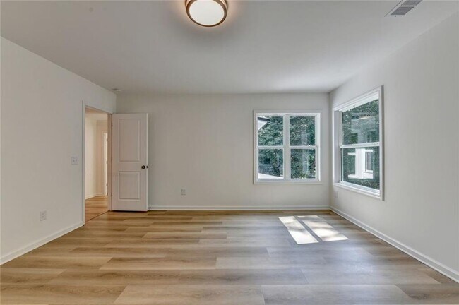 Building Photo - 9135 Fox Trail Ln