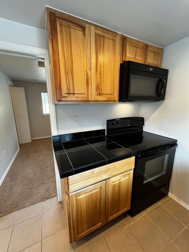 Building Photo - Affordable Single Bedroom Poulsbo Home w/G...