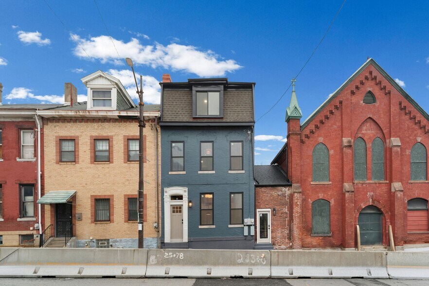 1st Floor - 2035 Forbes Ave