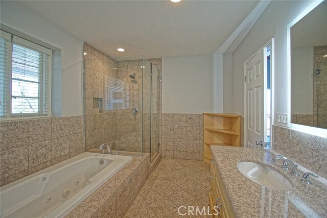 Building Photo - 3915 Fredonia Dr