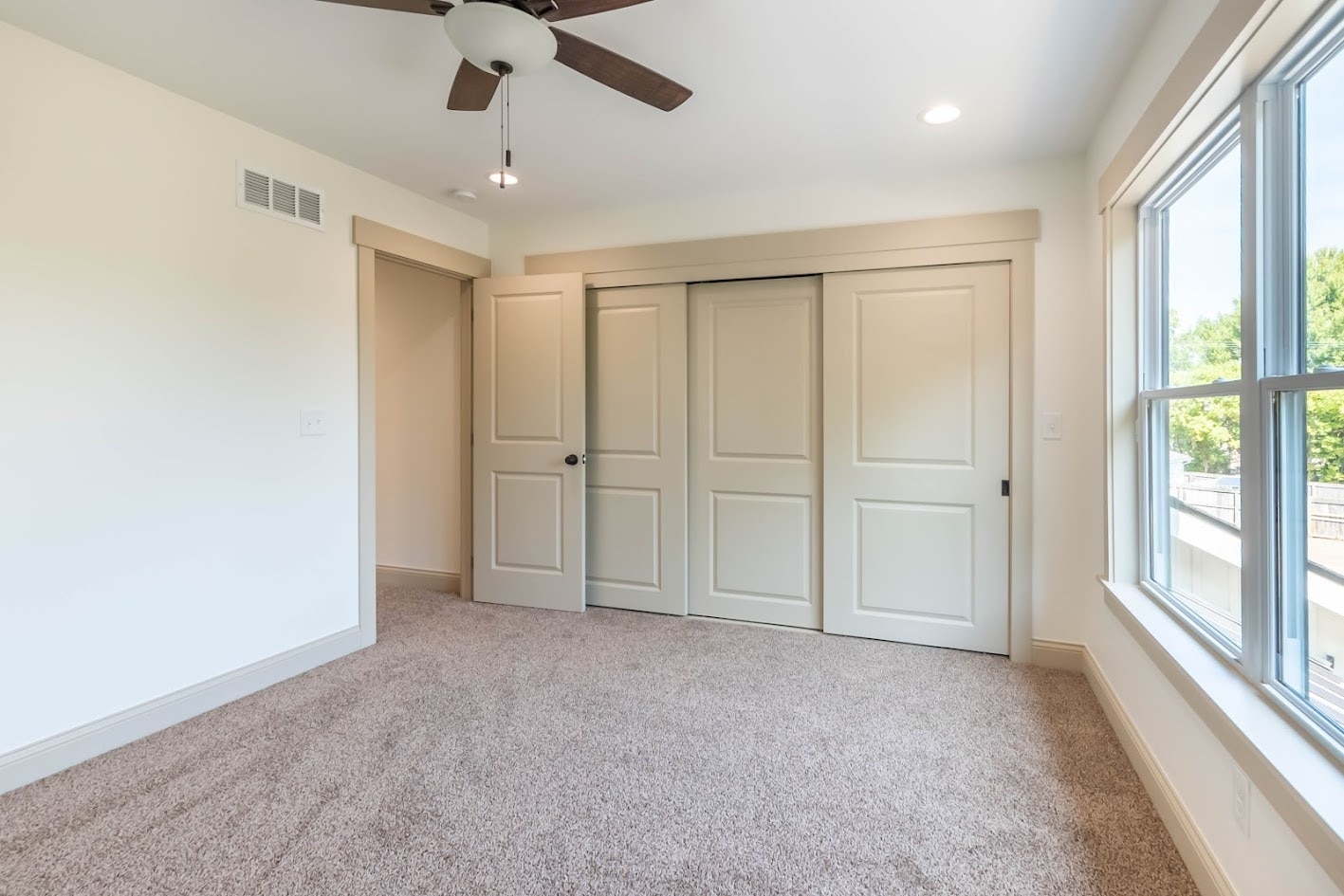 Building Photo - 261 Gay St