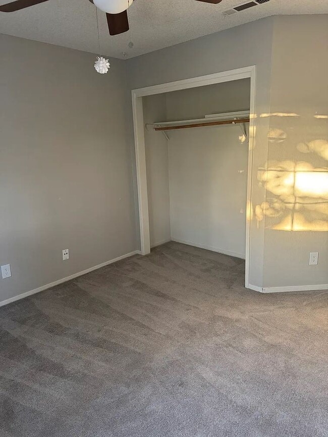 Building Photo - 9950 N Canyon Creek Ln