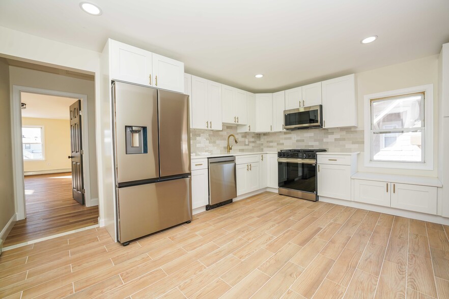 Kitchen - 69 Ross Ave