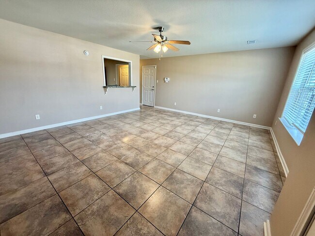 Building Photo - 339 Princess Place