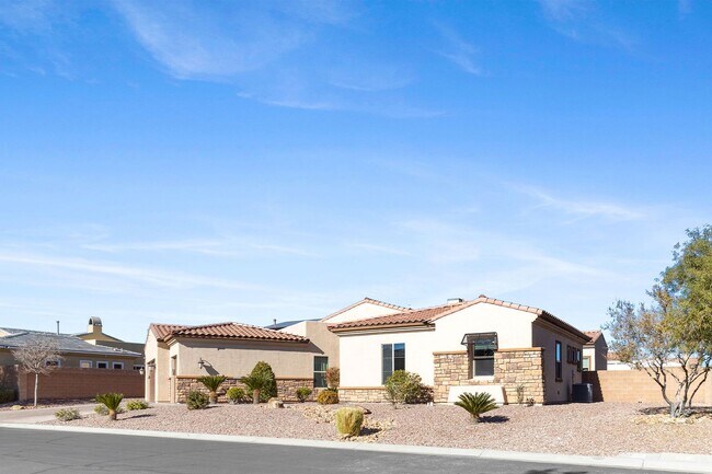 Building Photo - Canyon Falls Single-Story: Chef’s Kitchen, Office + Built-In BBQ Yard (3-Car)