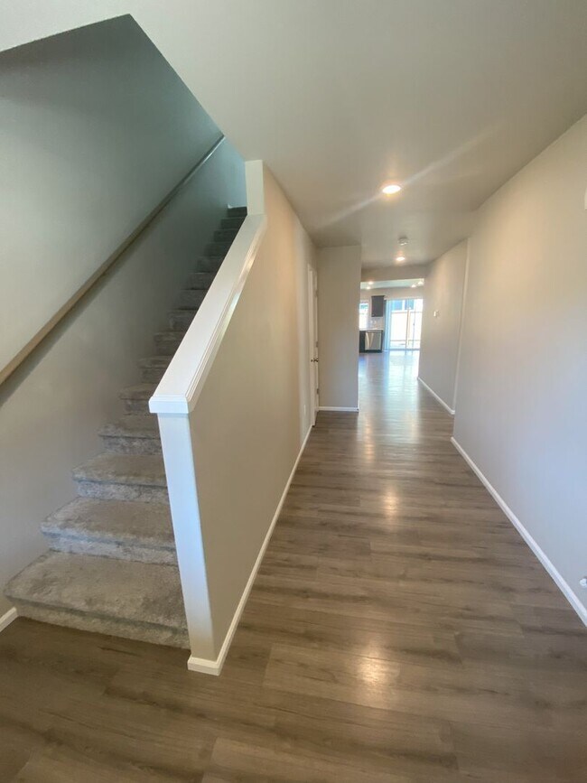 Building Photo - Spacious, modern 5-bed, 2.75-bath in sought-after Daisy Crossing Community in Sultan