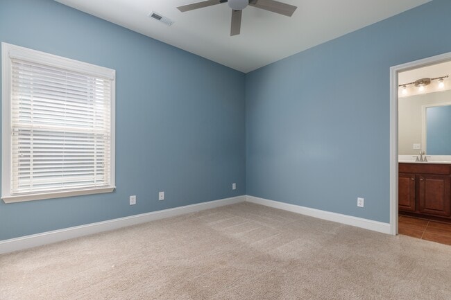 Building Photo - 8317 Anslee Way NW