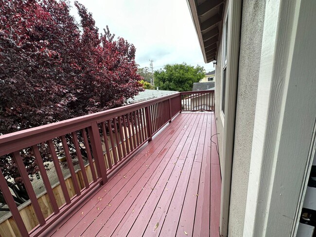 Building Photo - 2nd St.- Duplex