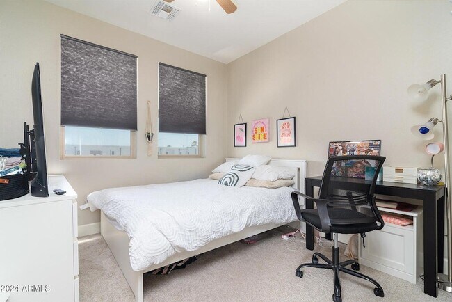 Building Photo - 1406 W Main St