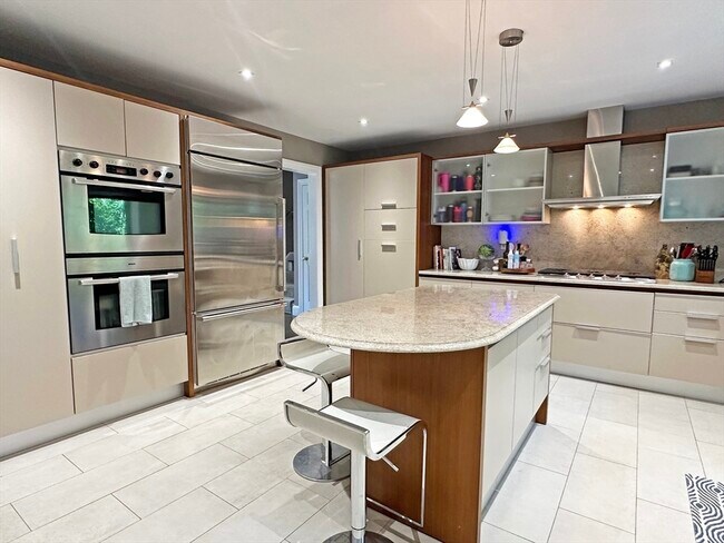 Building Photo - 6 Brownson Terrace