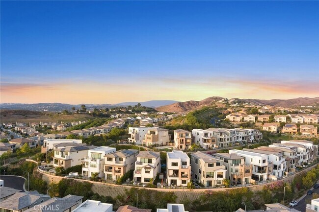 Building Photo - 26304 Paseo Horizonte