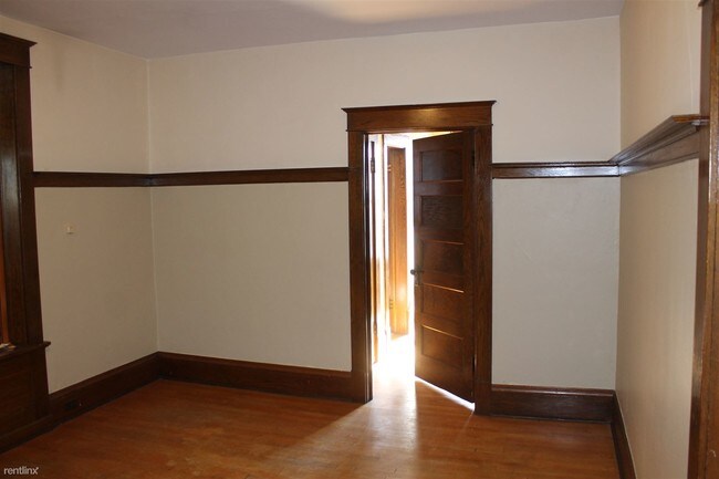 Building Photo - 230 Central Ave S