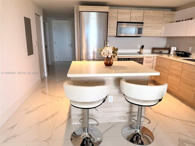 Building Photo - 16385 Biscayne Blvd