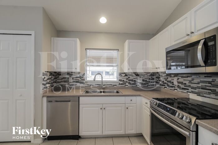 Building Photo - 3114 35th St SW