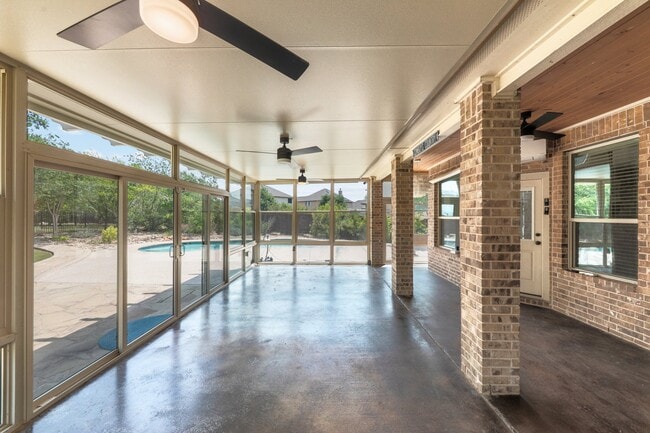 Building Photo - 5705 Fenton Ln