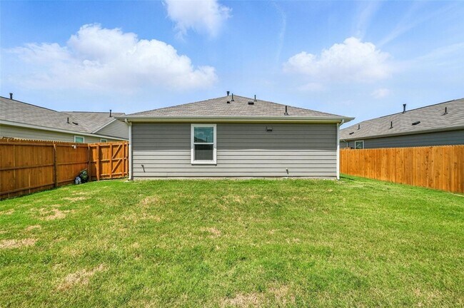 Building Photo - 2733 Slatewood Dr