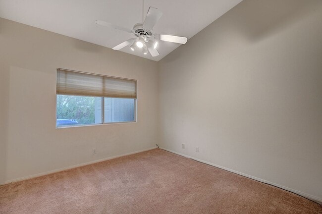 Building Photo - Great Calico Ridge Home