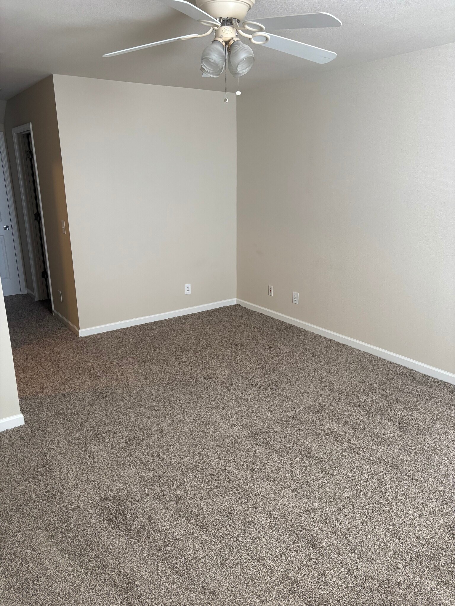 Upstairs Bedroom - 130 E Center Town Dr