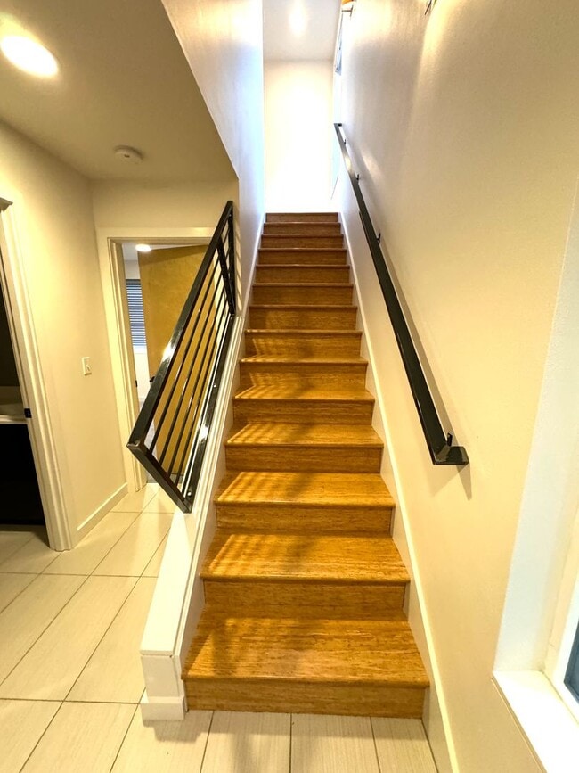 Building Photo - 3bd/2.5ba Seattle Townhome