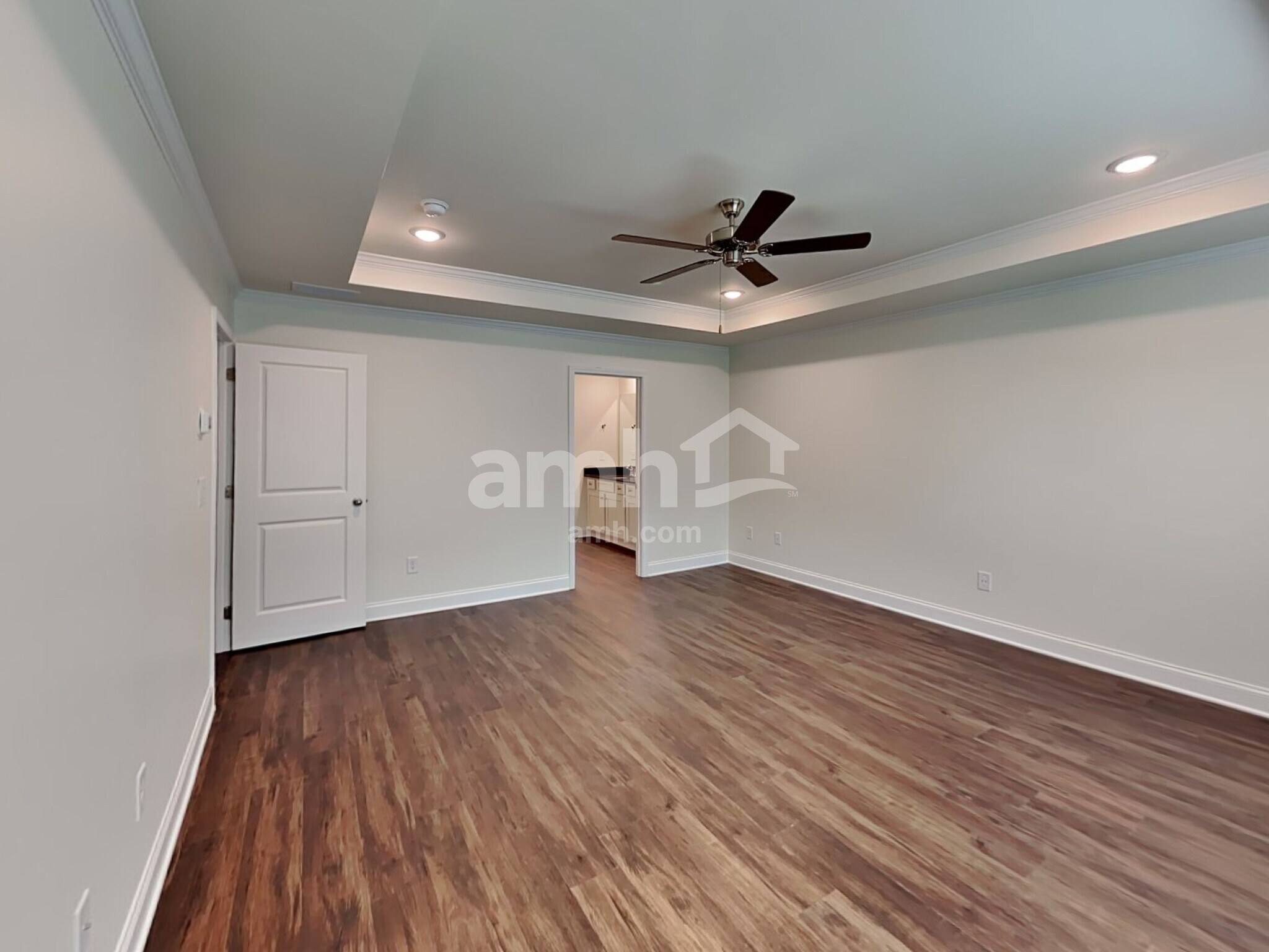 Building Photo - 215 Pecan Dr