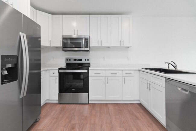 Building Photo - 735 Hoffman Rd