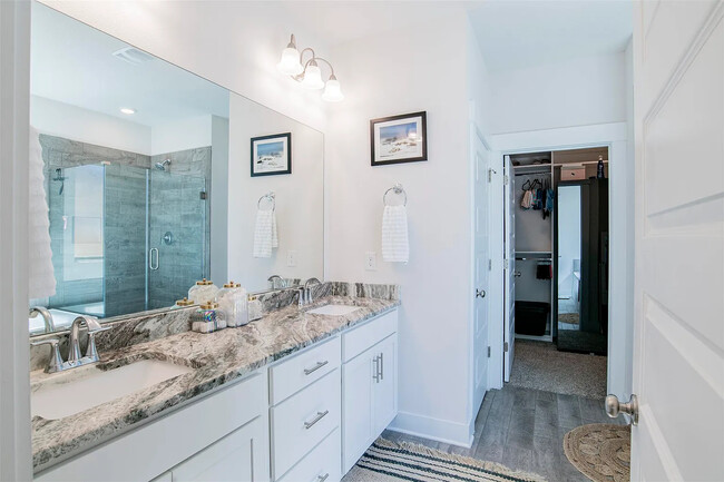Building Photo - 6046 Cherry Hill Cir