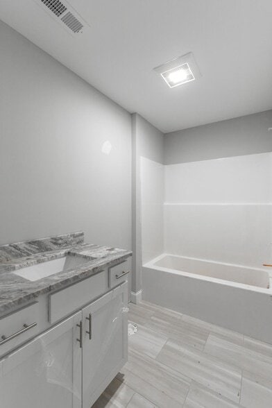 Building Photo - 5085 Oop Rd