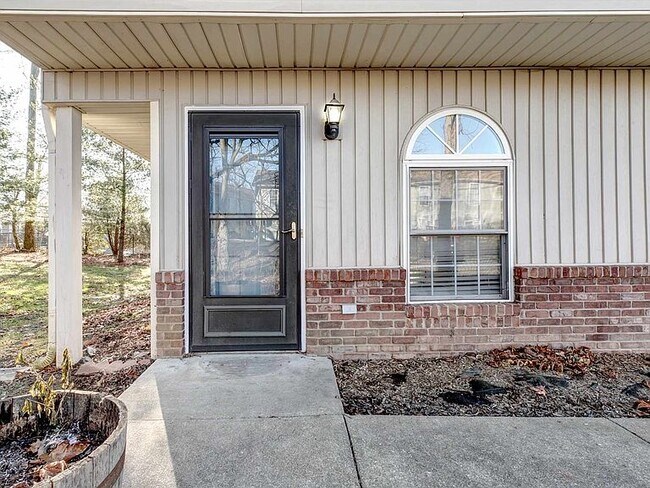 Primary Photo - 805 E Sherwood Hills Dr