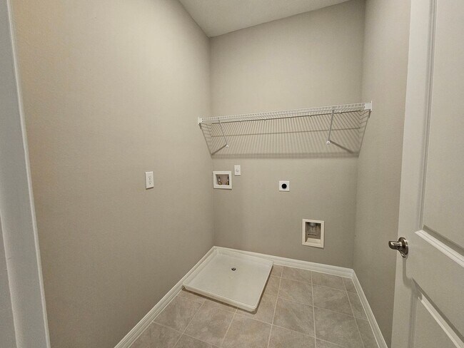 Building Photo - Coming Soon! Gorgeous Townhome For Rent in Horizon West Winter Garden  just west of Disney off th...