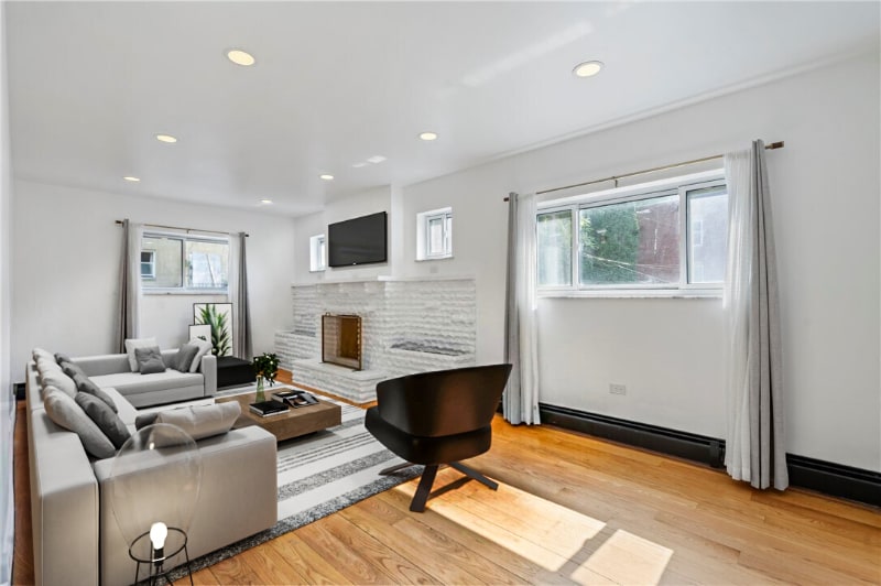 Building Photo - 6026 Sawyer St