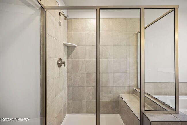 Building Photo - 20 Gramercy Dr