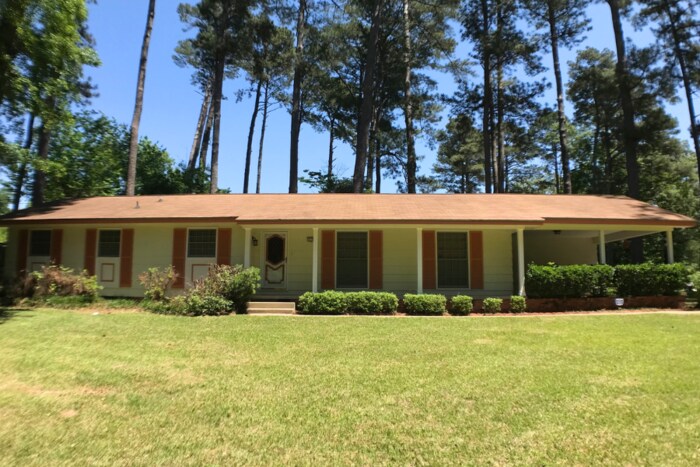 Primary Photo - 1110 Auburn Dr
