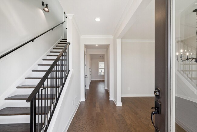 Building Photo - 512 Mount Ivy Dr