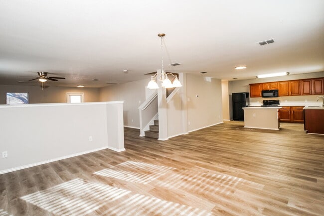 Building Photo - 13805 Canyon Ranch Rd