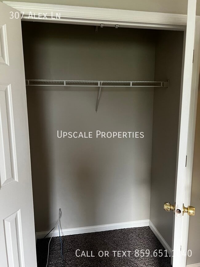 Building Photo - 307 Alex Ln