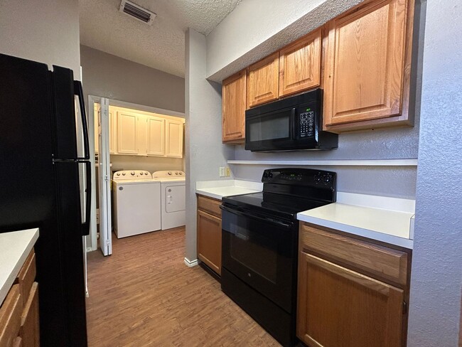 Building Photo - TIMBER RIDGE ONE BEDROOM