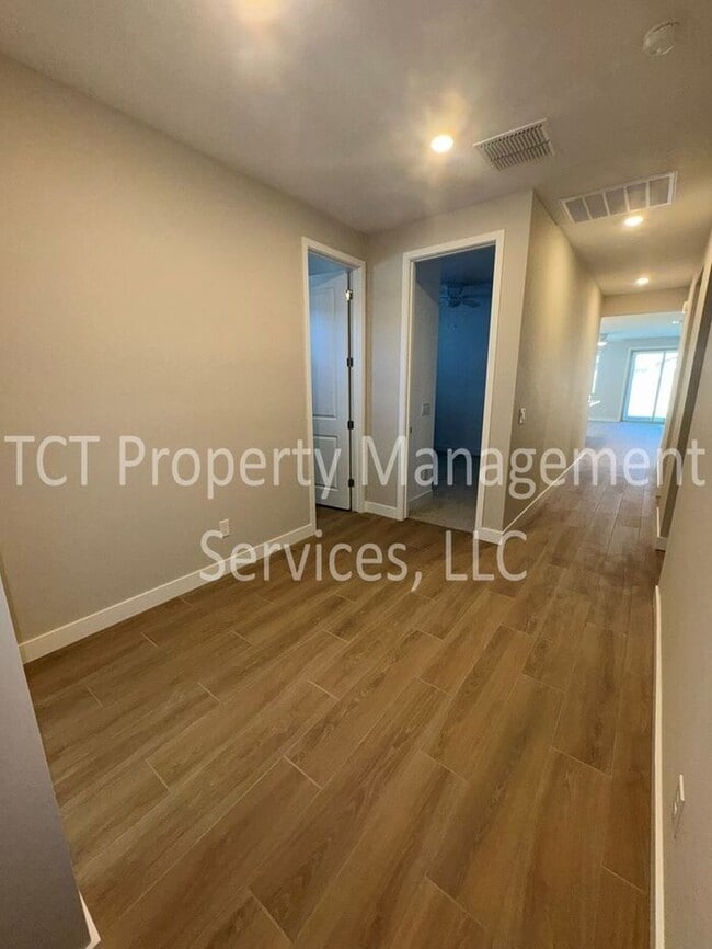 Building Photo - Beautiful New Build in North Creek Community