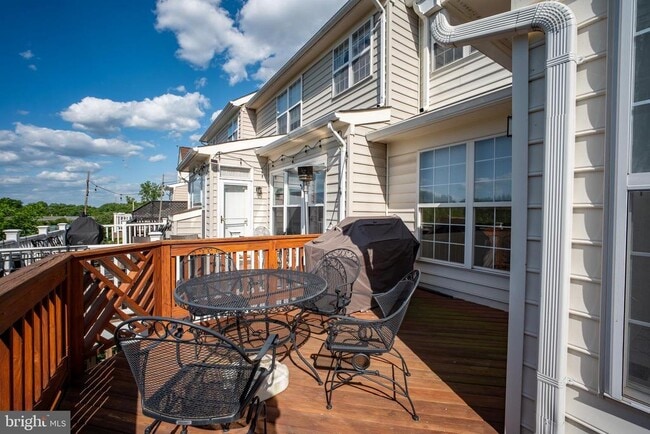 Building Photo - 44094 Saxony Terrace