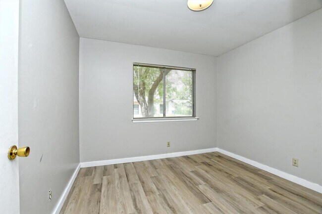 Building Photo - 7509 Daugherty St