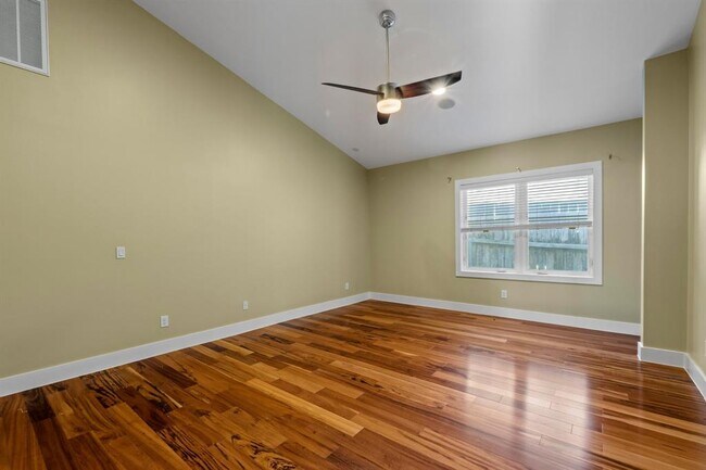 Building Photo - 2609 Oak Haven Dr