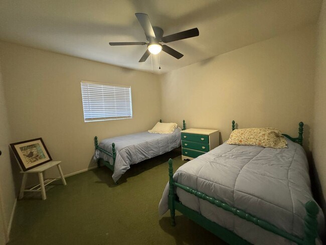 Building Photo - 2834